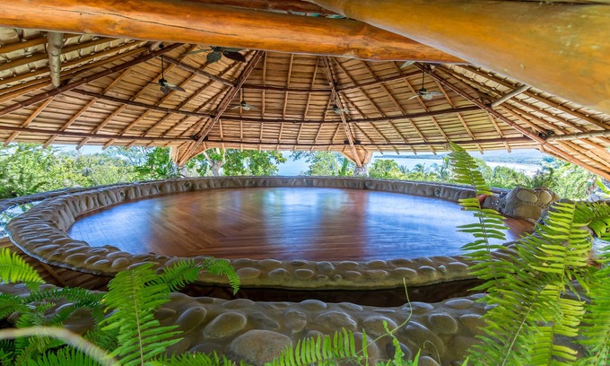 Ballena Cabina | La Cusinga Lodge