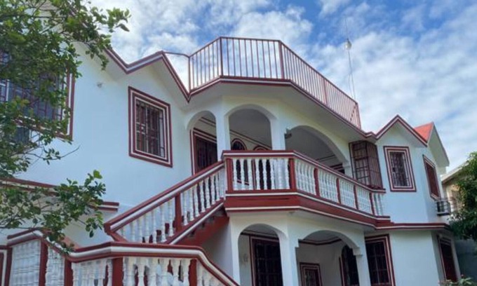 Vaudreuil Otro | La Difference Guest House / Vaudreuil