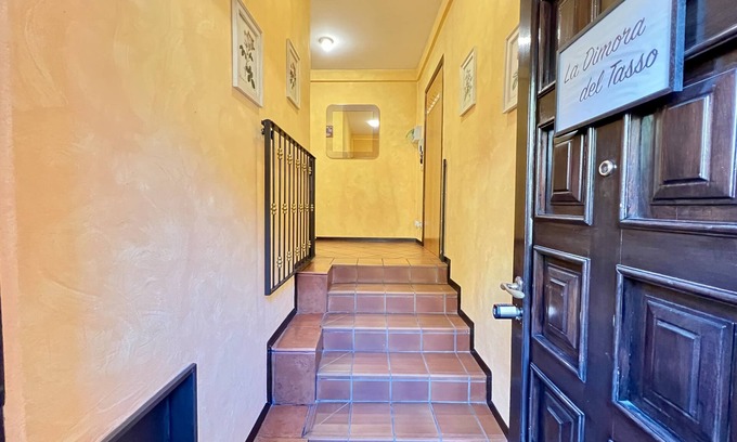 Carlazzo Apartamento | La Dimora del Tasso - Vista Montagne con Giardino e Posto Auto Privato