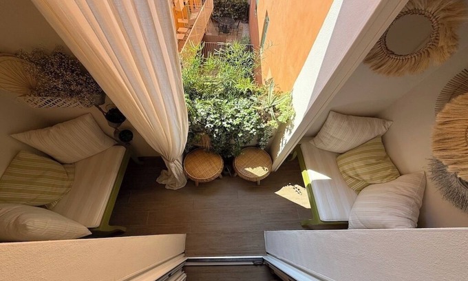 Borgo Trento Apartamento | LA DOLCE VITA Charming, Luxurious 2 Bedrooms 2 Bathrooms with cosy Balcony