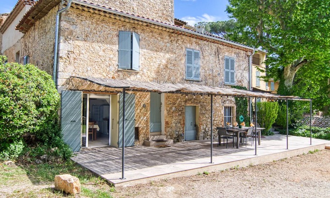 Besse-sur-Issole Casa | La Ferme by Interhome