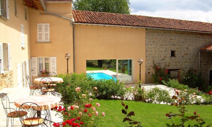 Panissieres Cama Y Desayuno | la ferme des roses