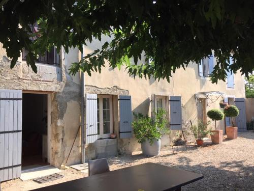 Orange Villa | LA FERME