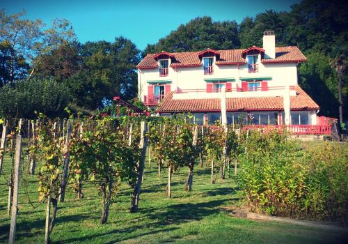 Saint-Pee-sur-Nivelle Cama Y Desayuno | La Ferme Ostalapia