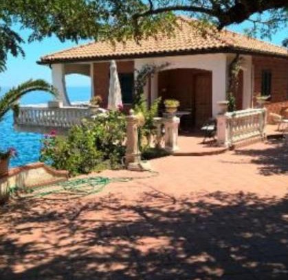 Costa Saracena-Castelluccio Villa | La finestra sul mare