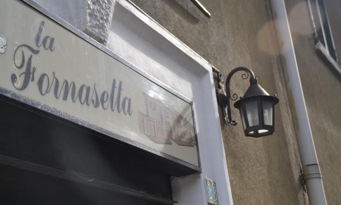 Precotto Cama Y Desayuno | La Fornasetta