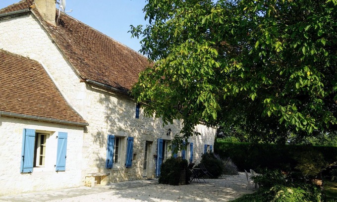 Saint Sozy Casa | La Fourniere Pavillon, 3 Bedroom Home with Pool and Gardens