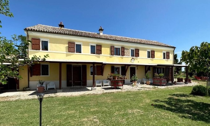 Bettolelle Villa | In the countryside in Senigallia a step away from the sea and the historic center 12pax