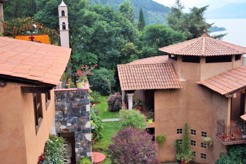 Tzintzuntzan Cabina | La Gloria de Los Ángeles