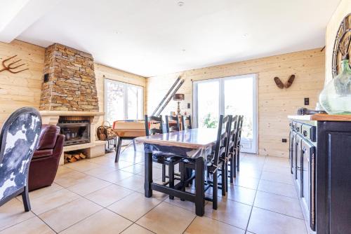 Formigueres Casa | La Granja - Maison avec cheminée, jardin, baby-foot