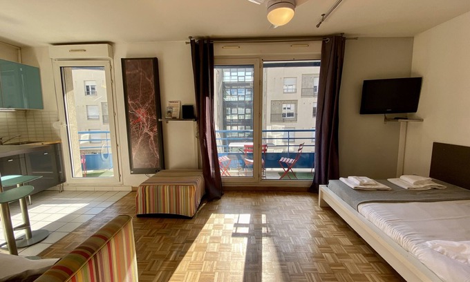 Yves Farge - Le Fleuve Apartamento | LA HALLE - CON BALCON Y APARCAMIENTO.