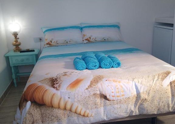 Santiago de la Ribera Casa | La Isla habitacion independiente con baño privado y jardín