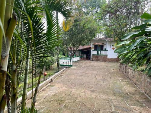 Curiti Casa | La jjodita- Cabaña campestre