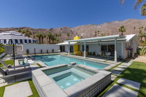 Vista Las Palmas Villa | La Joya Moderna by ACME House Company