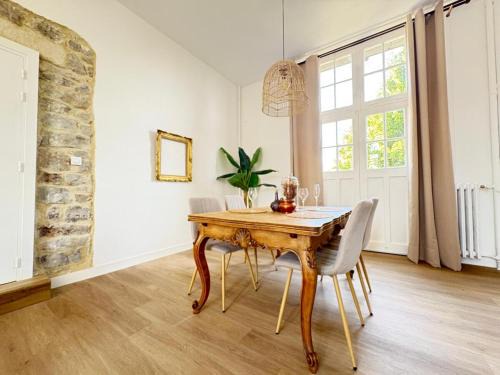Domfront en Poiraie Apartamento | La LOGE entre Pierre & Histoire