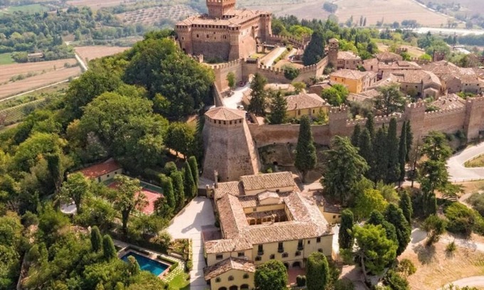 Gradara Casa | La Loggia Historic Resort