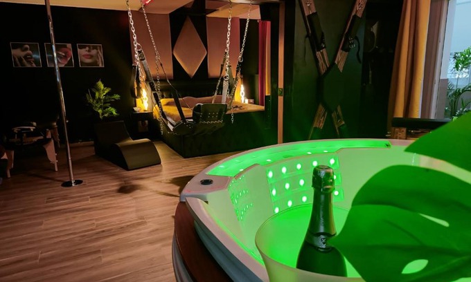 Le Piol Apartamento | La loveroom bdsm de Nice " la chambre luxe des désirs "