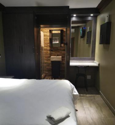 Lephalale Casa | La Lucia Guesthouse