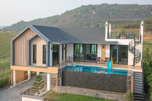 Pak Chong Casa | La luna พูลวิลล่าเขาใหญ่
