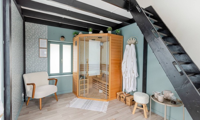 Saint-Meloir-des-Ondes Casa | La Maison Melo - Jacuzzi et Sauna - proche de la plage