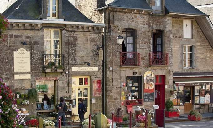 Hede Casa | La Maison aux Portes des Ecluses