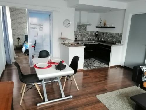 Valros Apartamento | La maison de 6Fran appartement 1 calme et spacieux ambiance familiale