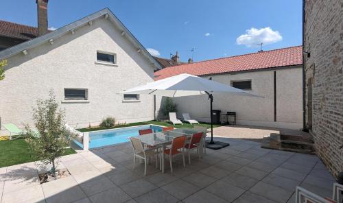Gevrey-Chambertin Casa | La Maison de Caro