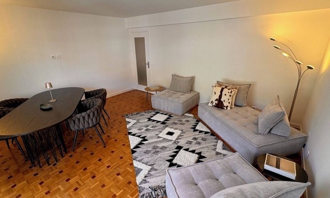 Ventabrun Apartamento | La Maison de Louise: Appartement Rénové, Élégant, Central, Mer & Plages Proches!