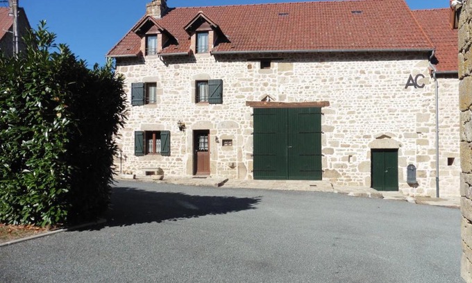 Peyrat-la-Noniere Casa | la maison de voueize