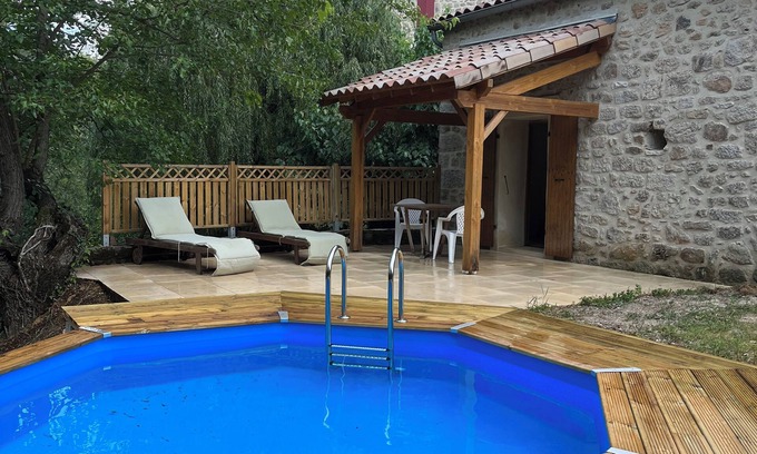 Lablachere Casa | La Maison des Charrettes - Characterful gîte with private pool for 2/4 people