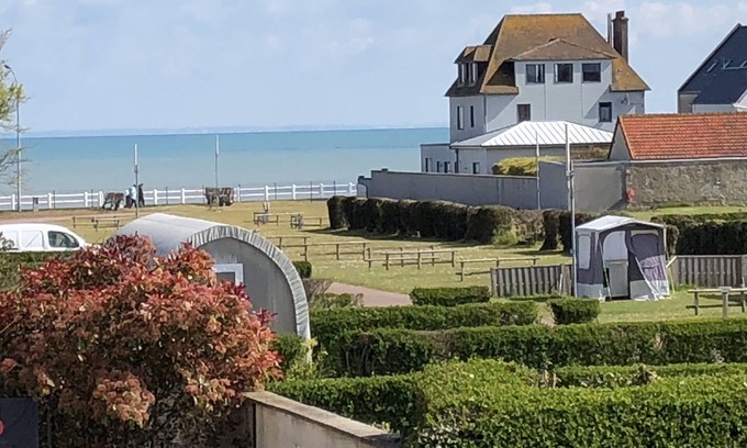 Lion-sur-Mer Casa | La maison des phares, 5 minutes from the beach