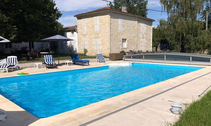 Saint-Seurin-de-Cadourne Cabaña | 'La Maison De Léandre - Medoc' con jardín privado y aire acondicionado