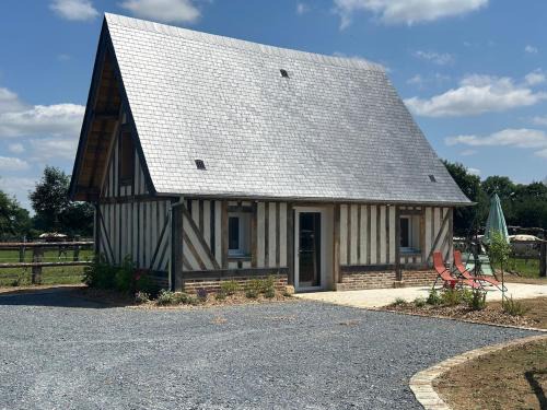Ticheville Casa | La Maison Poulette
