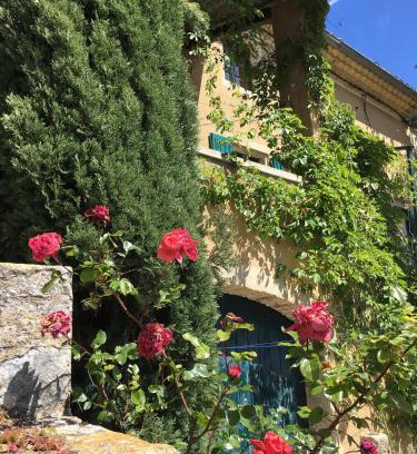 Salles-sous-Bois Casa | La Maison près de la Fontaine