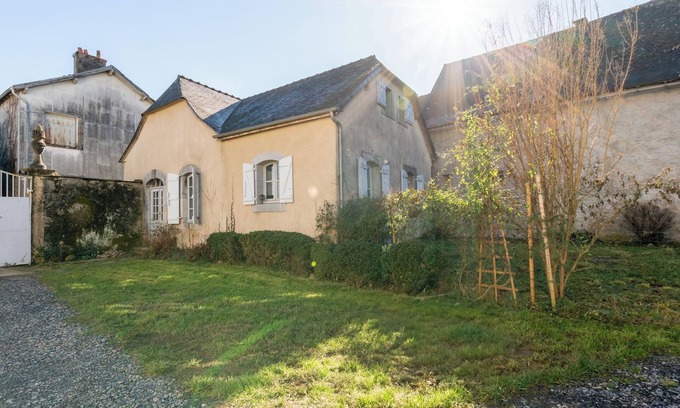 Ossun Casa | La Maison Vergès - 3 bedrooms - large living room - small garden