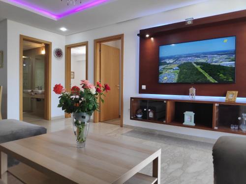 Bab al-Bahr Apartamento | La Marina Luxury Apartment Fully Furnished Free WiFi, High Standard Residence, Amazing Prime Location Close to Restaurants, Transport, Beach and Bouregreg River