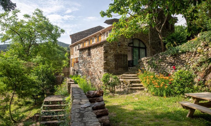 Olargues Casa | La Mazette, les pieds dans l'eau ! Privatisée ! 16 Pers
