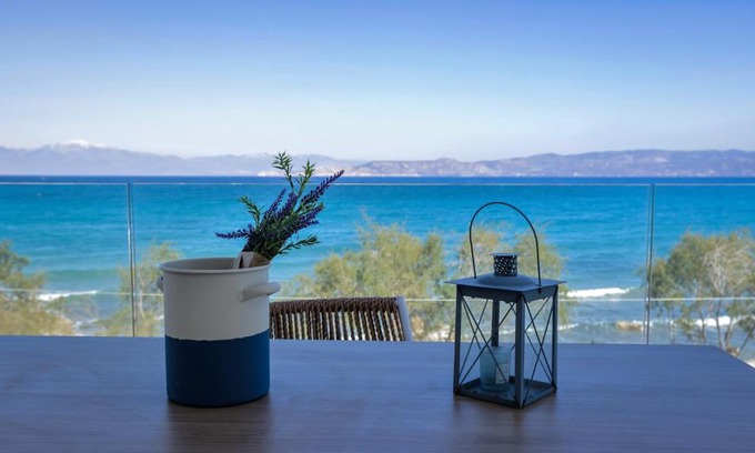 Vrahati Apartamento | La Mer Bleue Beachfront Boutique Apartments