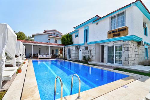 Alacati Hotel | La Mira Suites