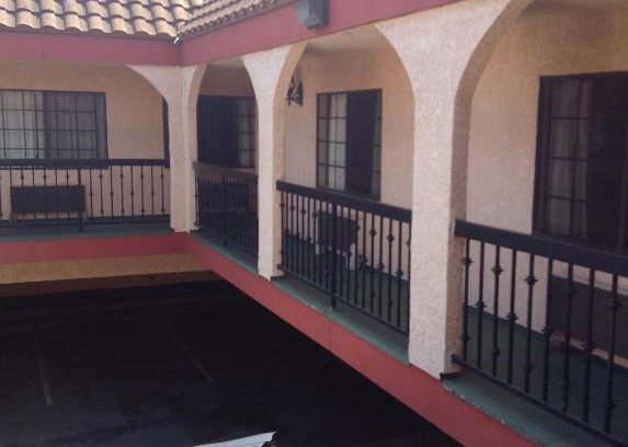 South Wrigley Hotel | La Mirage Inn