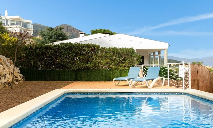 Port de la Selva Apartamento | LA MORA II - 4 - Gran apartamento con jardín. vistas la mar y piscina privada.