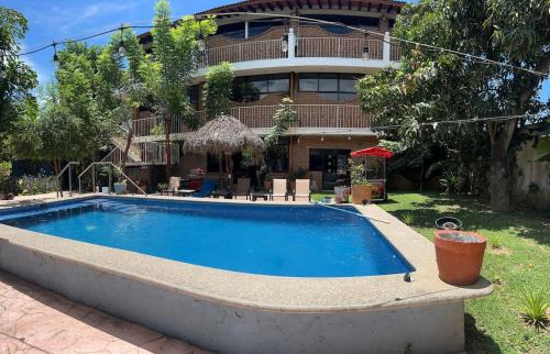 Lomas de la Cruz Villa | La Palapa