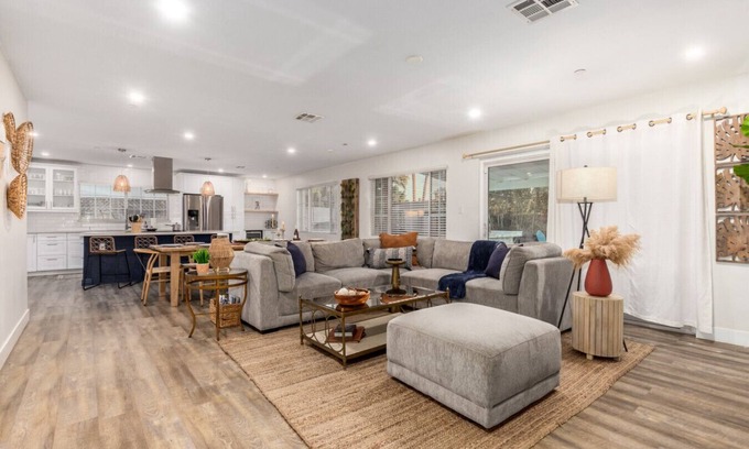 Scottsdale Estates Nine Casa | La Palma 4BR w/ Hot Tub, BBQ & Fire Pit