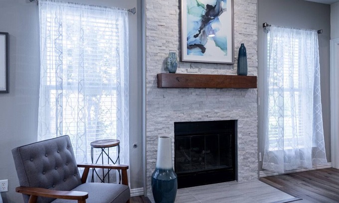 Edmond Casa | La Paloma - Relaxing, pet friendly, modern decor'.