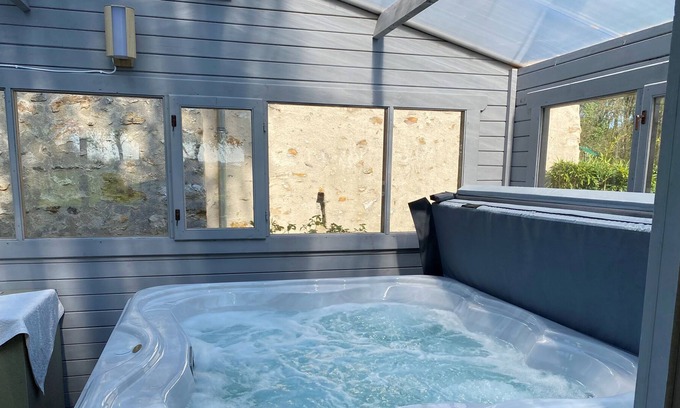 Saint-Branchs Casa | La Pampa - La Pellerie gites - swimming pool & spa - 2 gites for 4 people