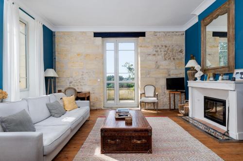 Carignan-de-Bordeaux Villa | La Papautiere