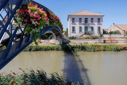 Salleles-d'Aude Cama Y Desayuno | La Passerelle du Canal