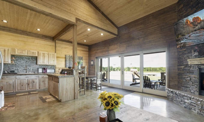 Dale Cabina | La Patrona Retreat in Austin