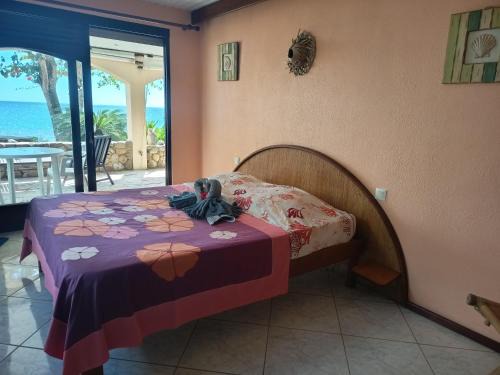 Pihaena Casa | La PERLE de MOOREA Suite Parentale BORD DE LAGON baie d'OPUNOHU