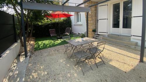 Nyons Apartamento | La perle de provence, appartement neuf en rez de Jardin clos, au calme, clim, salle d'eau dans chaque chambre, à 900m du centre de Nyons